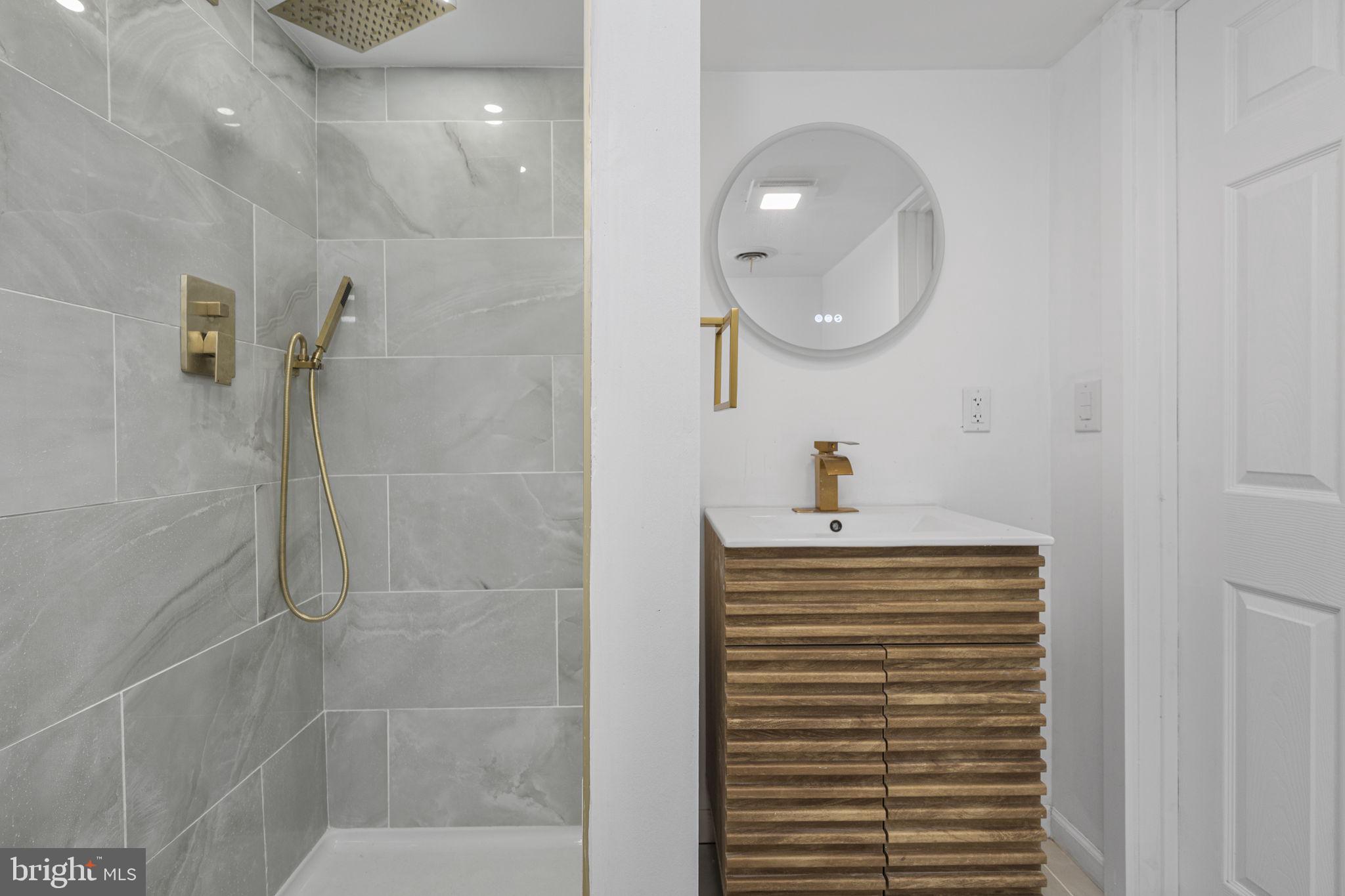 SHILLINGTON - Residential