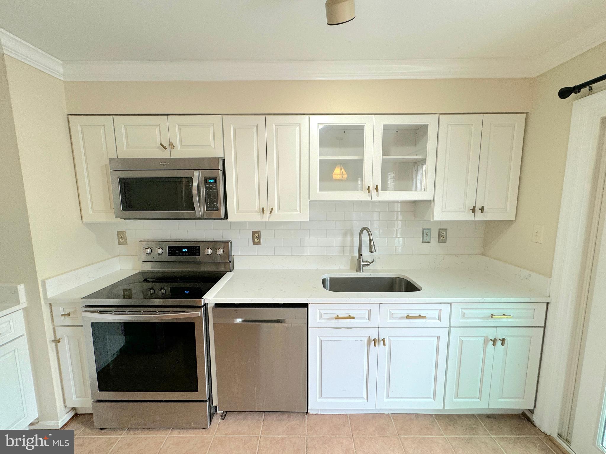 CALVERTON - Residential Lease