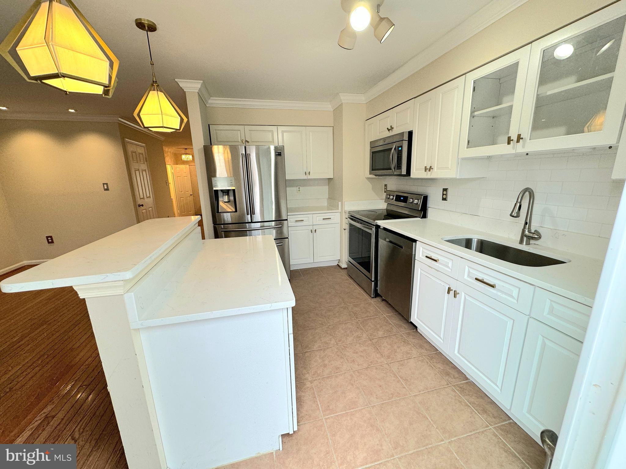 CALVERTON - Residential Lease