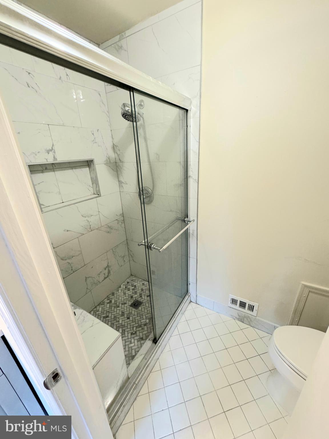 CALVERTON - Residential Lease