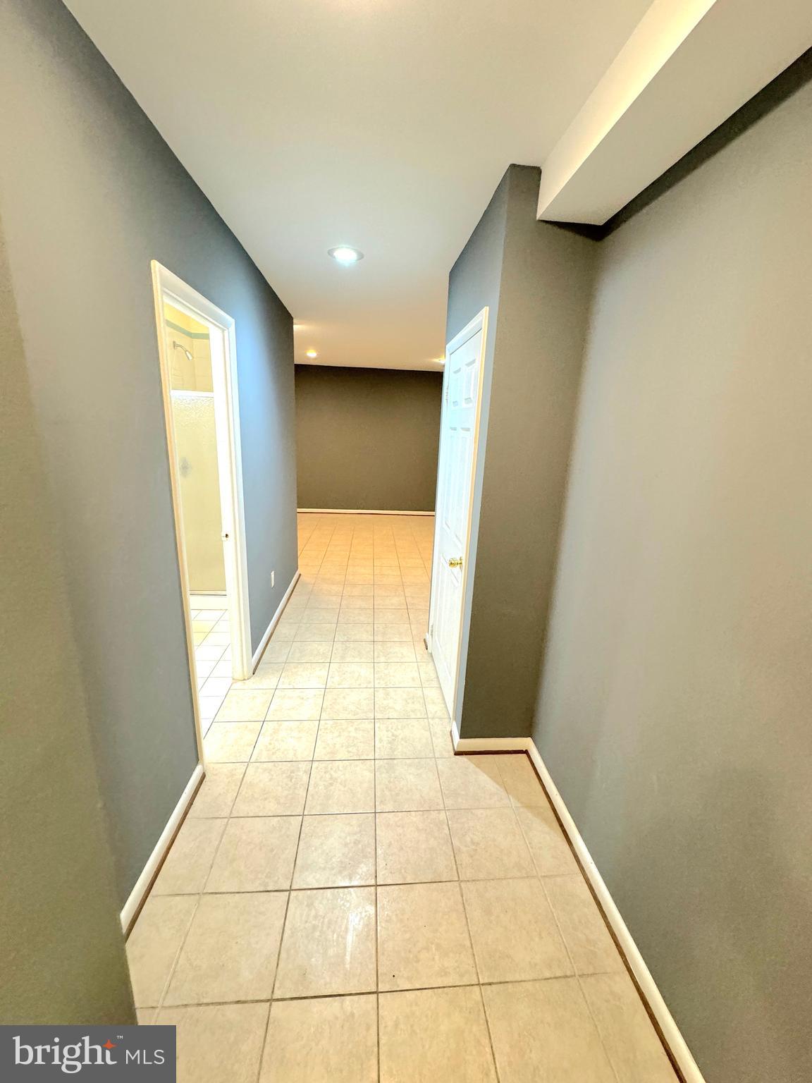 CALVERTON - Residential Lease