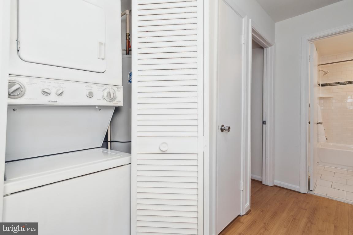 THE TIERS OF LAUREL LAKE - Residential