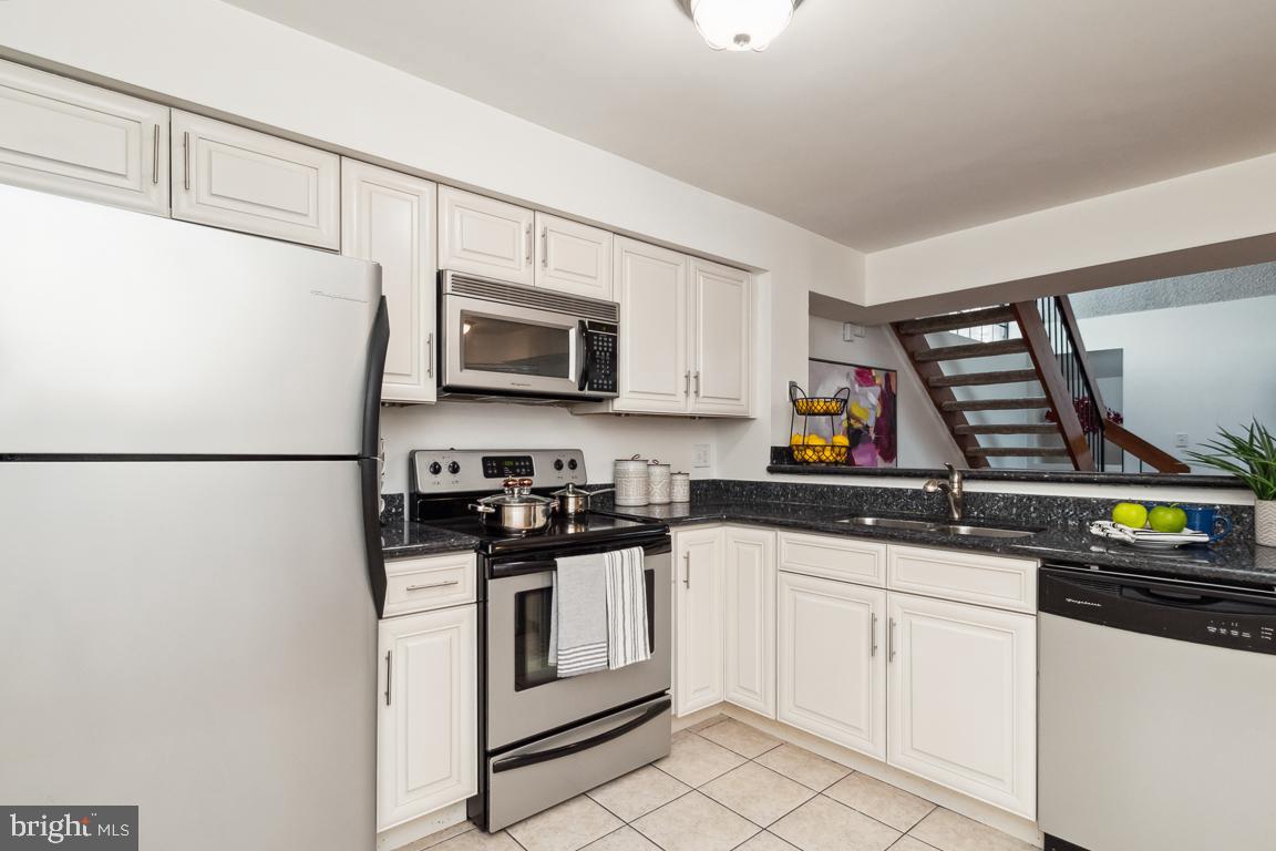 THE TIERS OF LAUREL LAKE - Residential