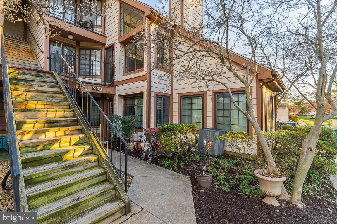 THE TIERS OF LAUREL LAKE - Residential