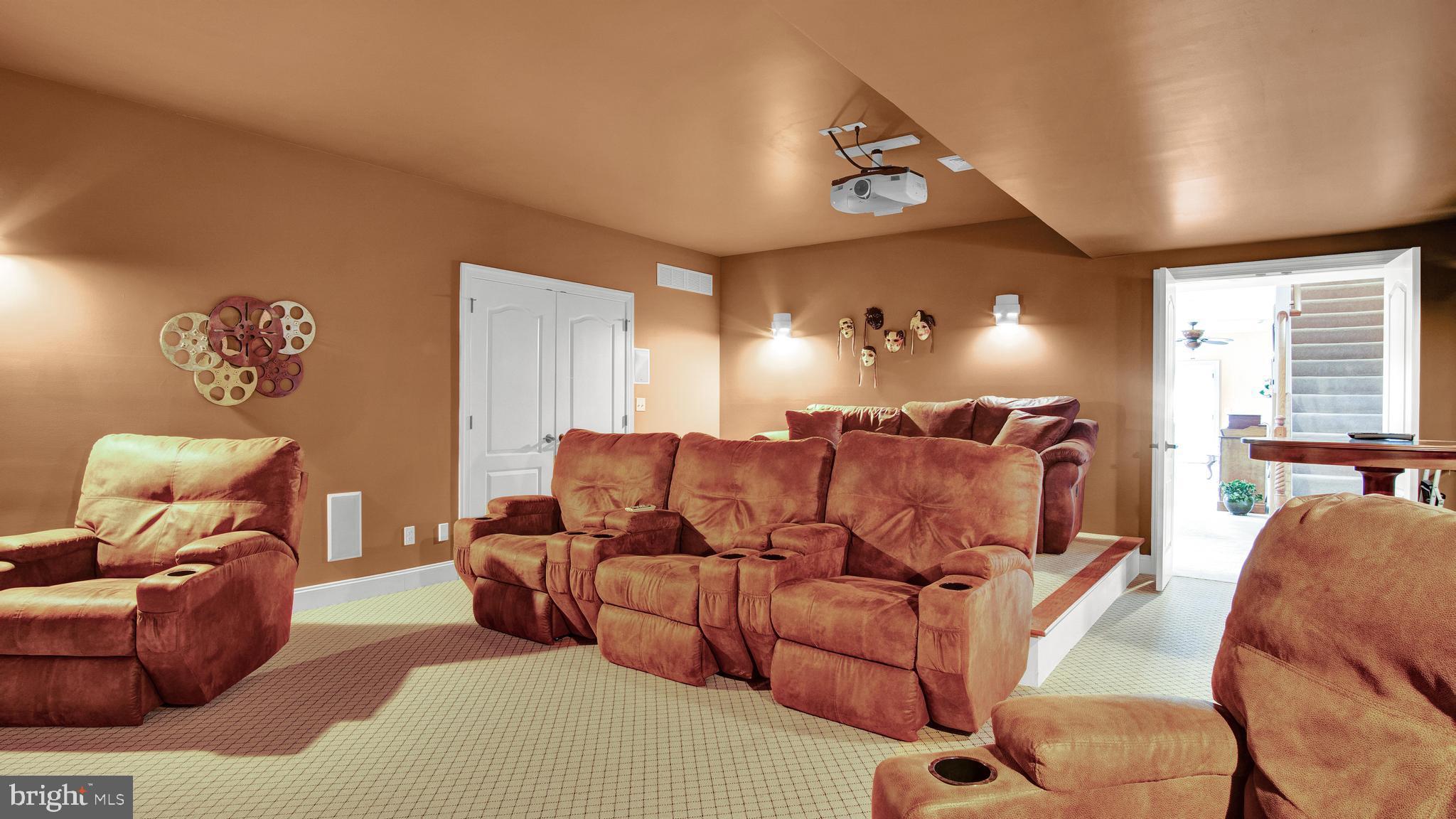 CLARENDON - Residential