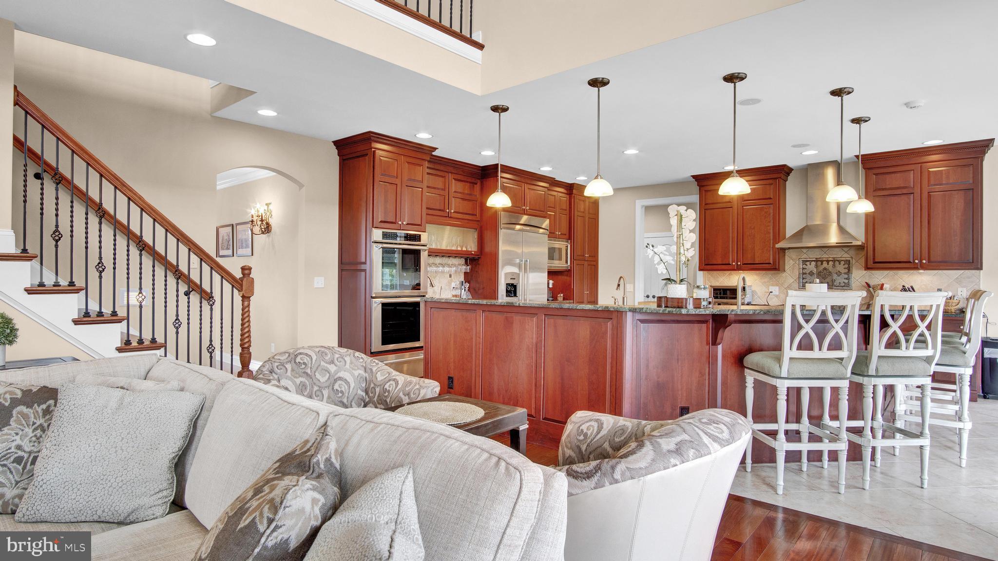 CLARENDON - Residential