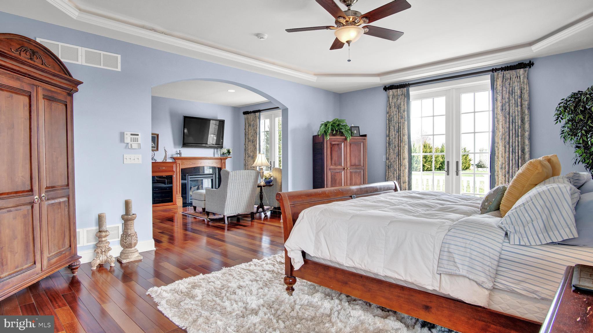 CLARENDON - Residential