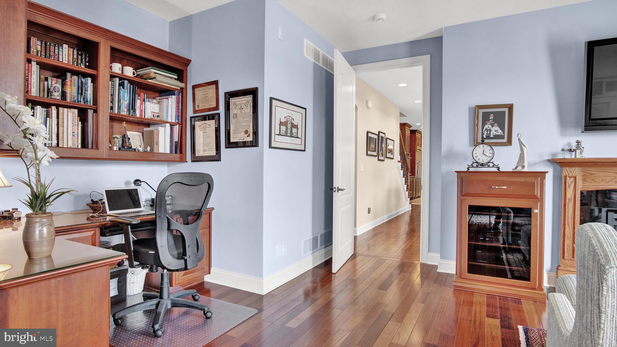 CLARENDON - Residential