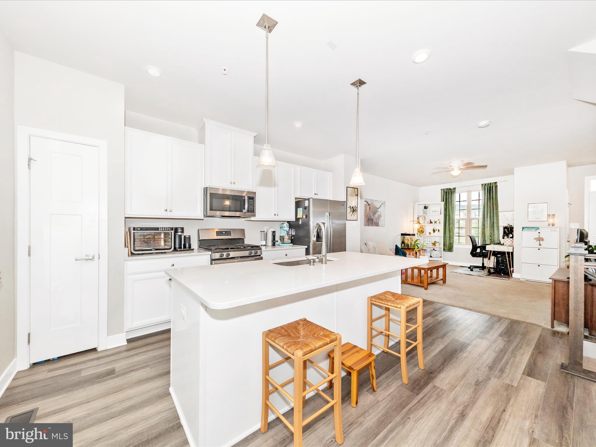 LAKE LINGANORE - Residential Lease