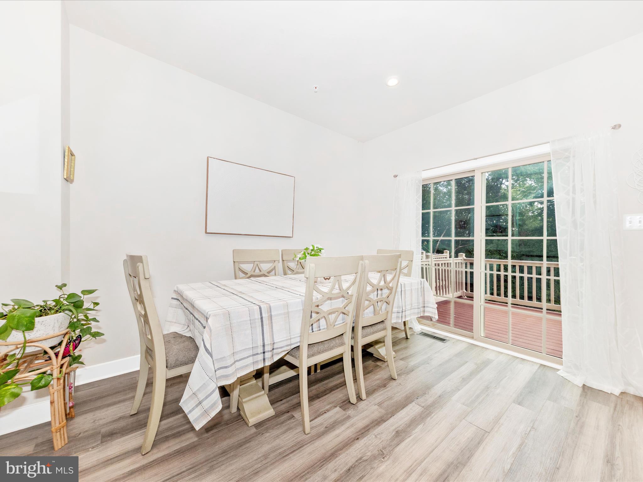 LAKE LINGANORE - Residential Lease