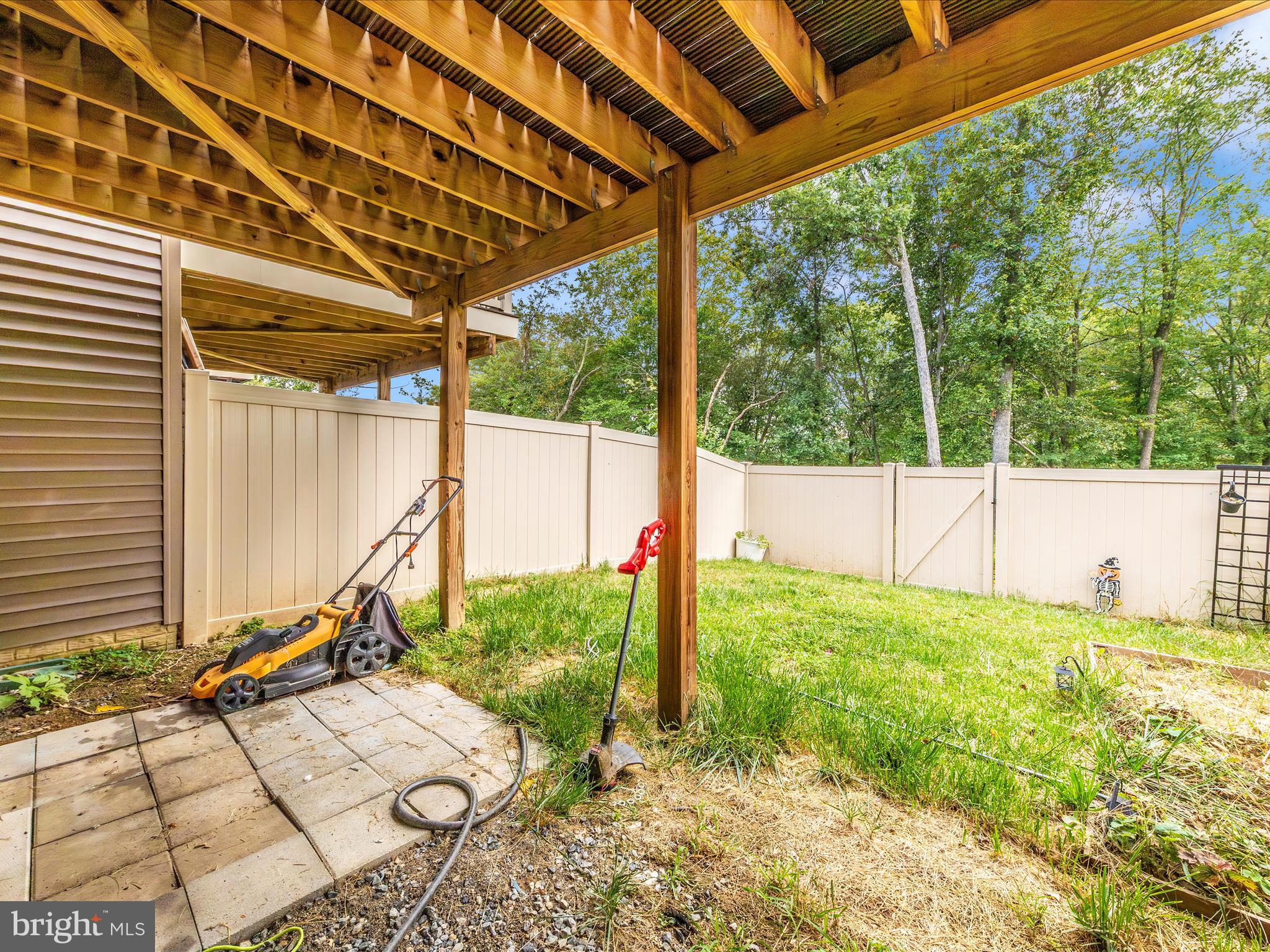 LAKE LINGANORE - Residential Lease