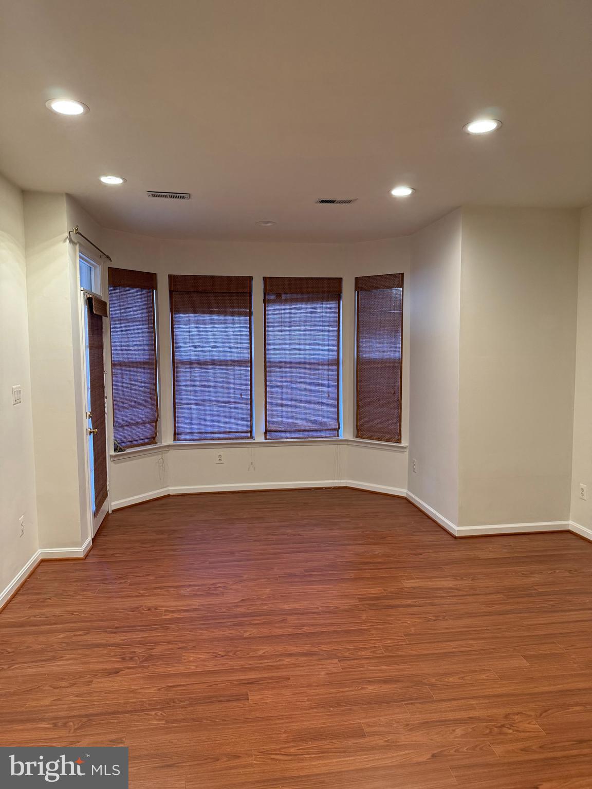 MCNAIR FARMS LANDBAY - Residential Lease