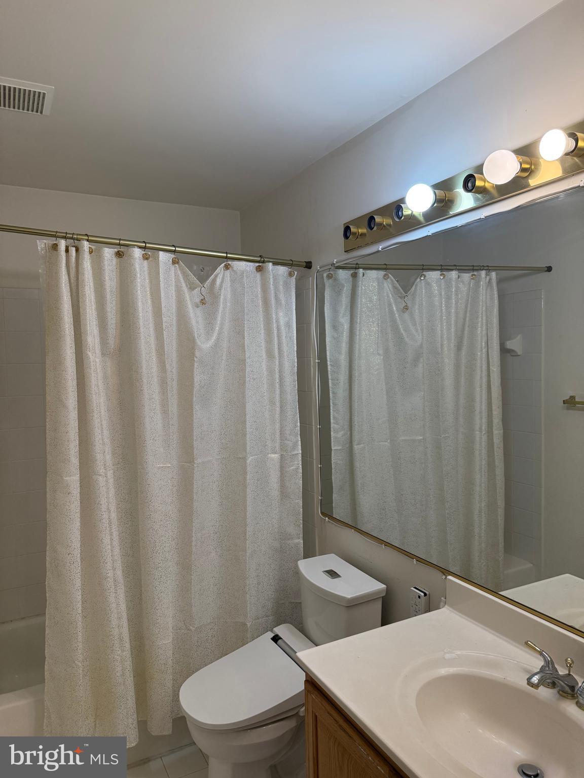 MCNAIR FARMS LANDBAY - Residential Lease