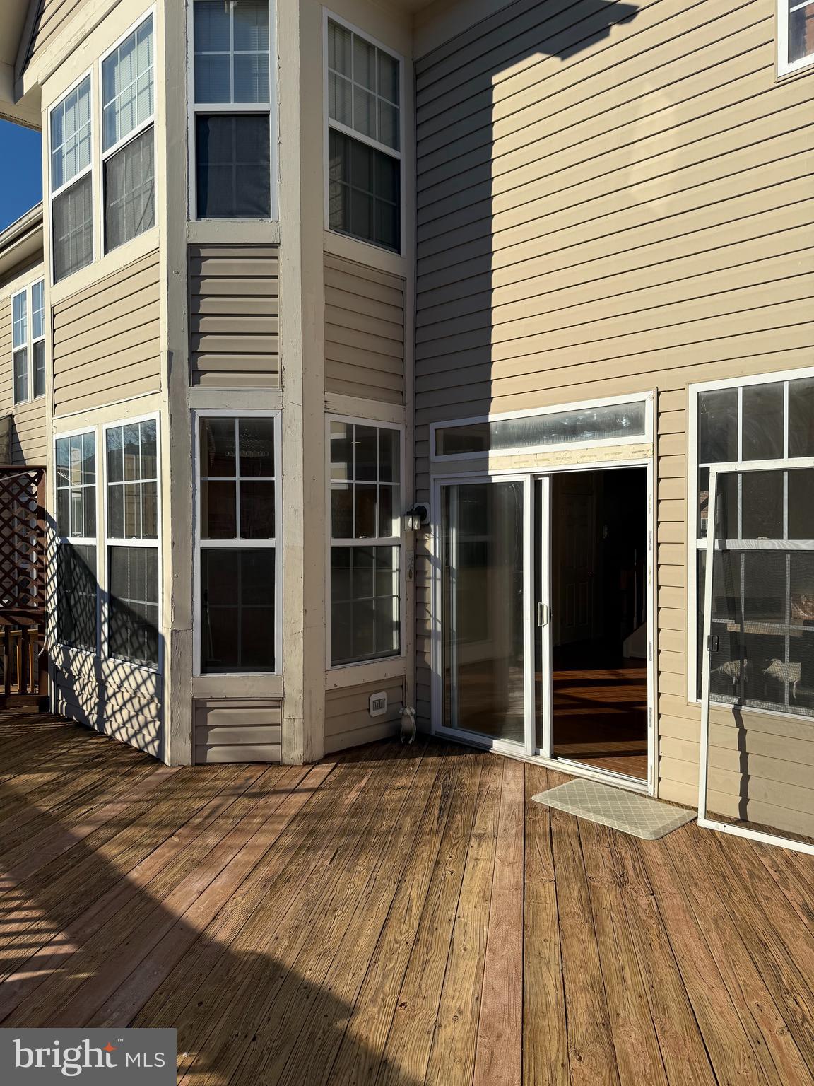 MCNAIR FARMS LANDBAY - Residential Lease