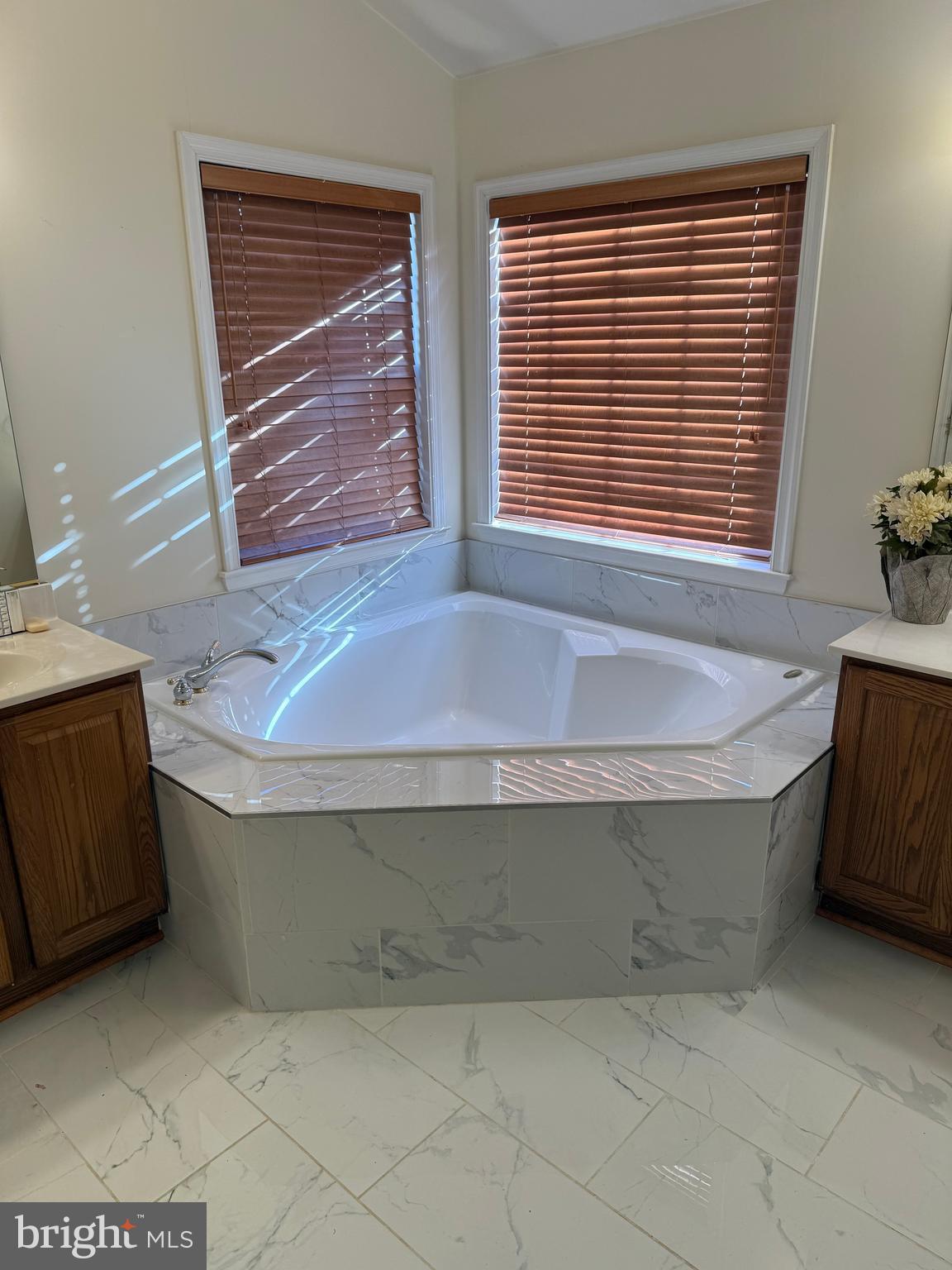 MCNAIR FARMS LANDBAY - Residential Lease