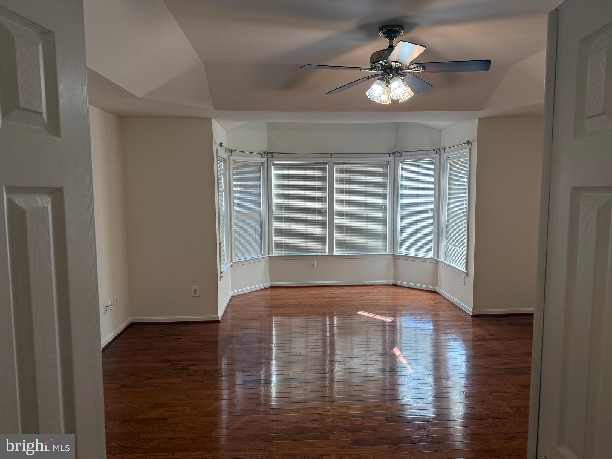 MCNAIR FARMS LANDBAY - Residential Lease