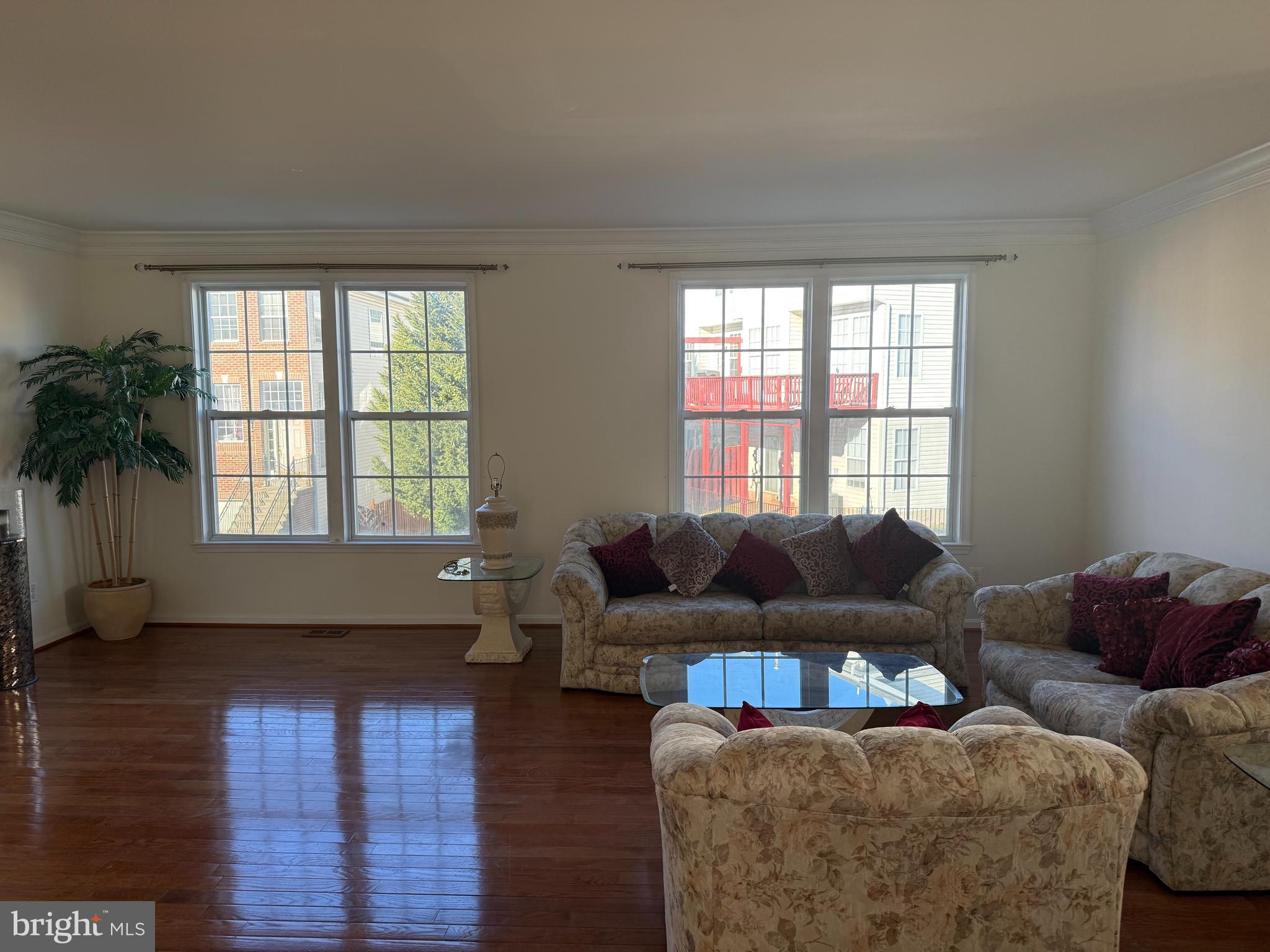 MCNAIR FARMS LANDBAY - Residential Lease