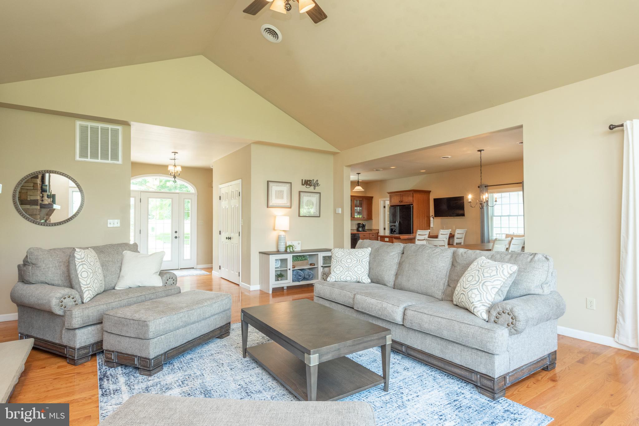 THE PINNACLE - Residential