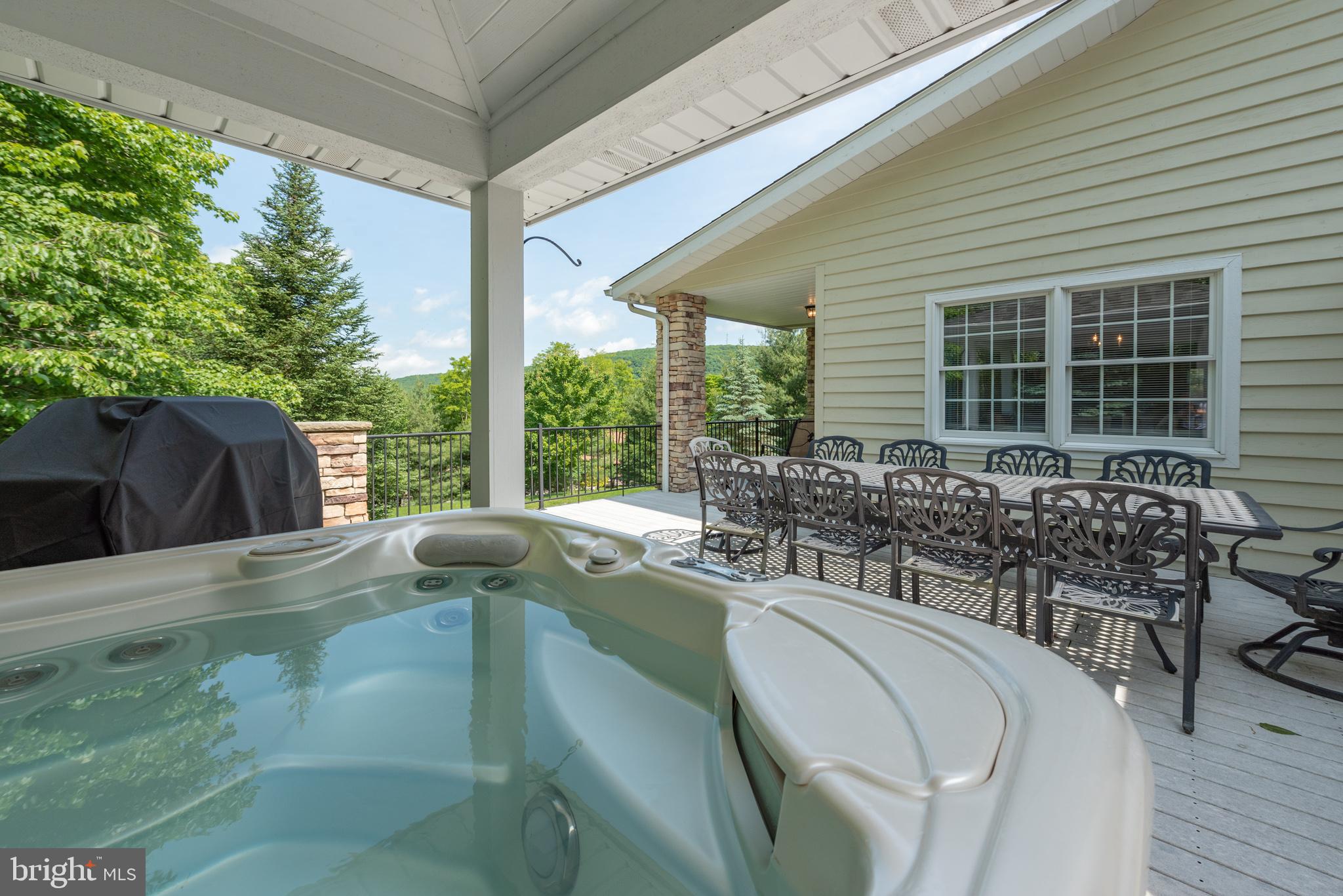 THE PINNACLE - Residential