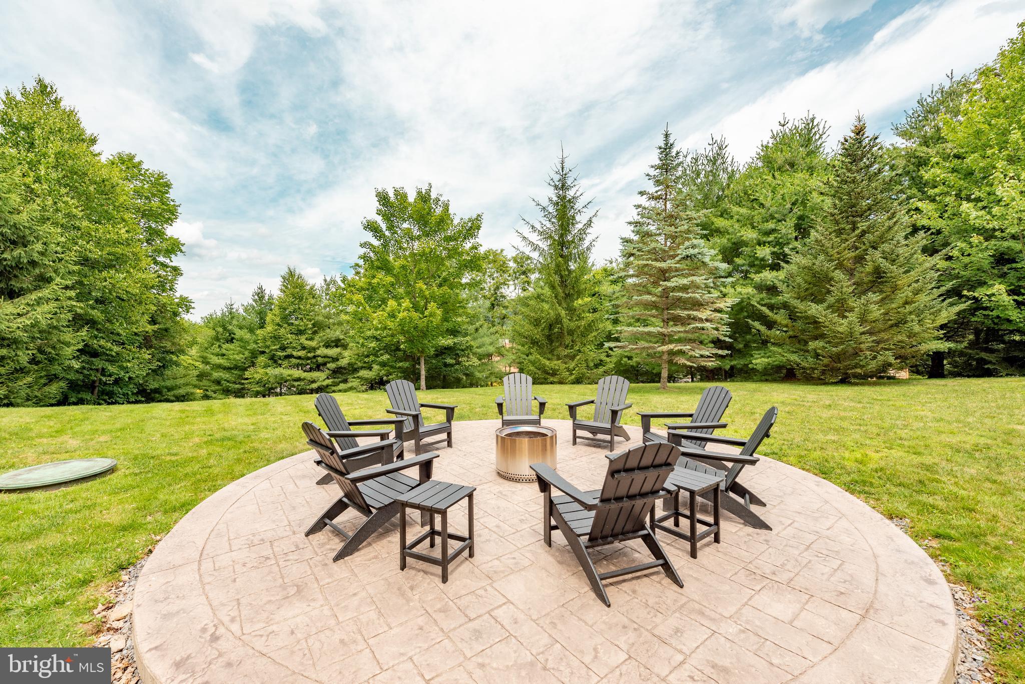 428 PINNACLE DRIVE