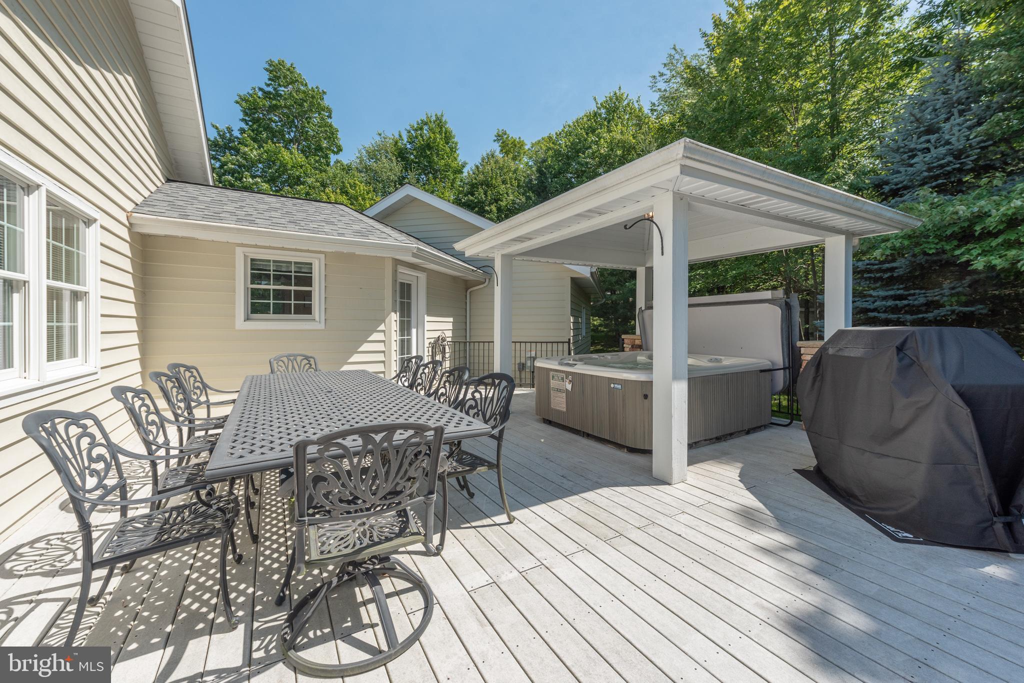 THE PINNACLE - Residential