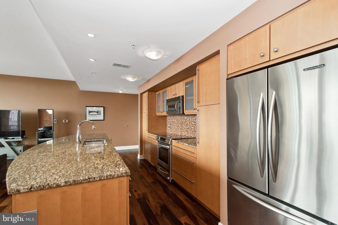 HARBOR EAST - Residential Lease