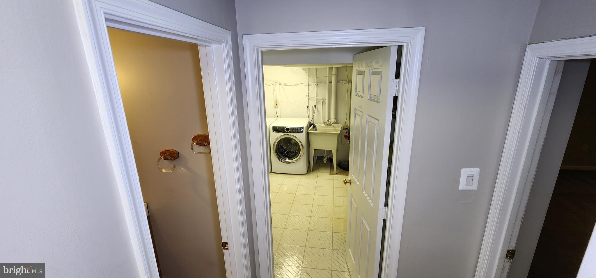 OAK POND - Residential Lease