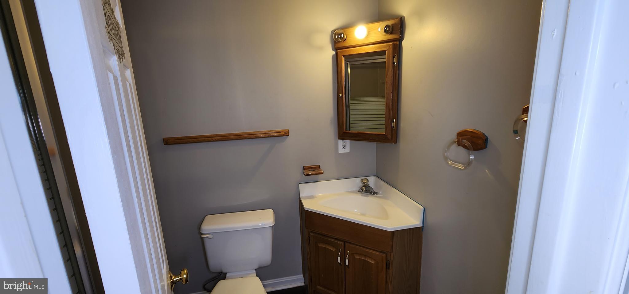 OAK POND - Residential Lease