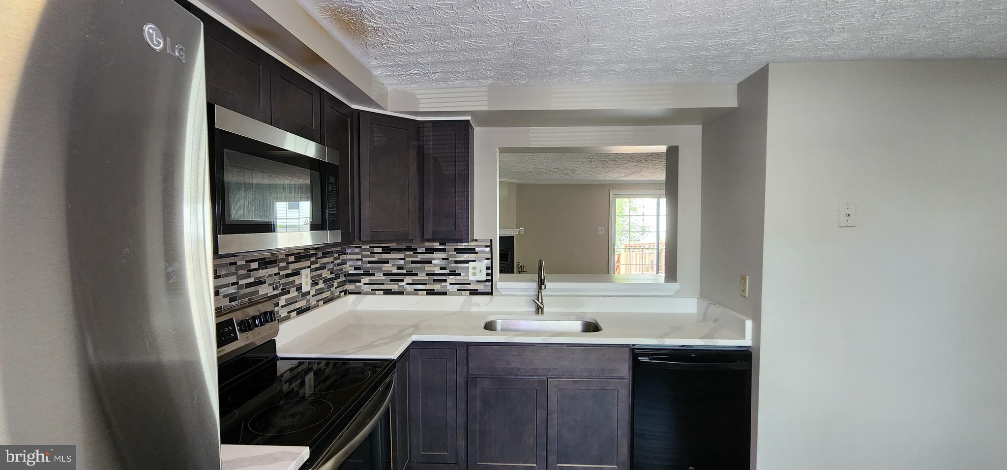 OAK POND - Residential Lease