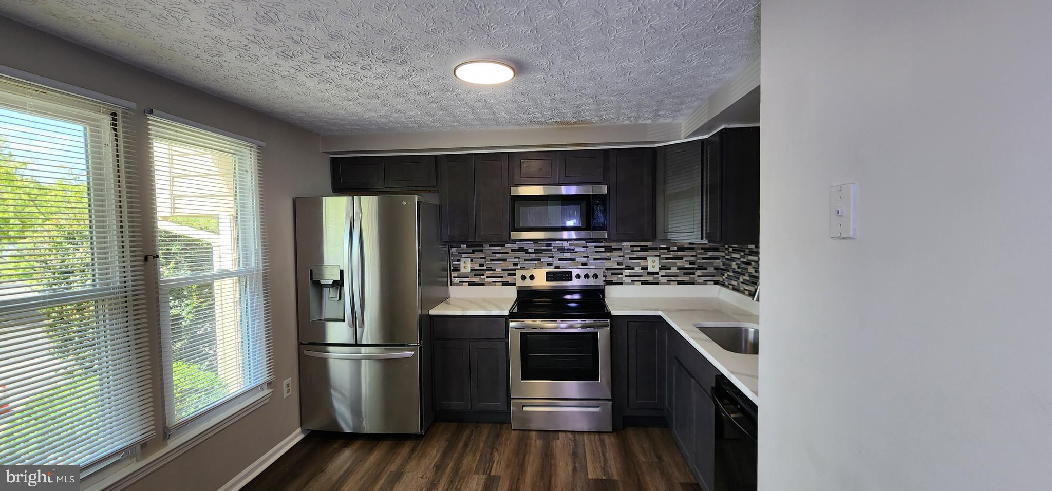 OAK POND - Residential Lease