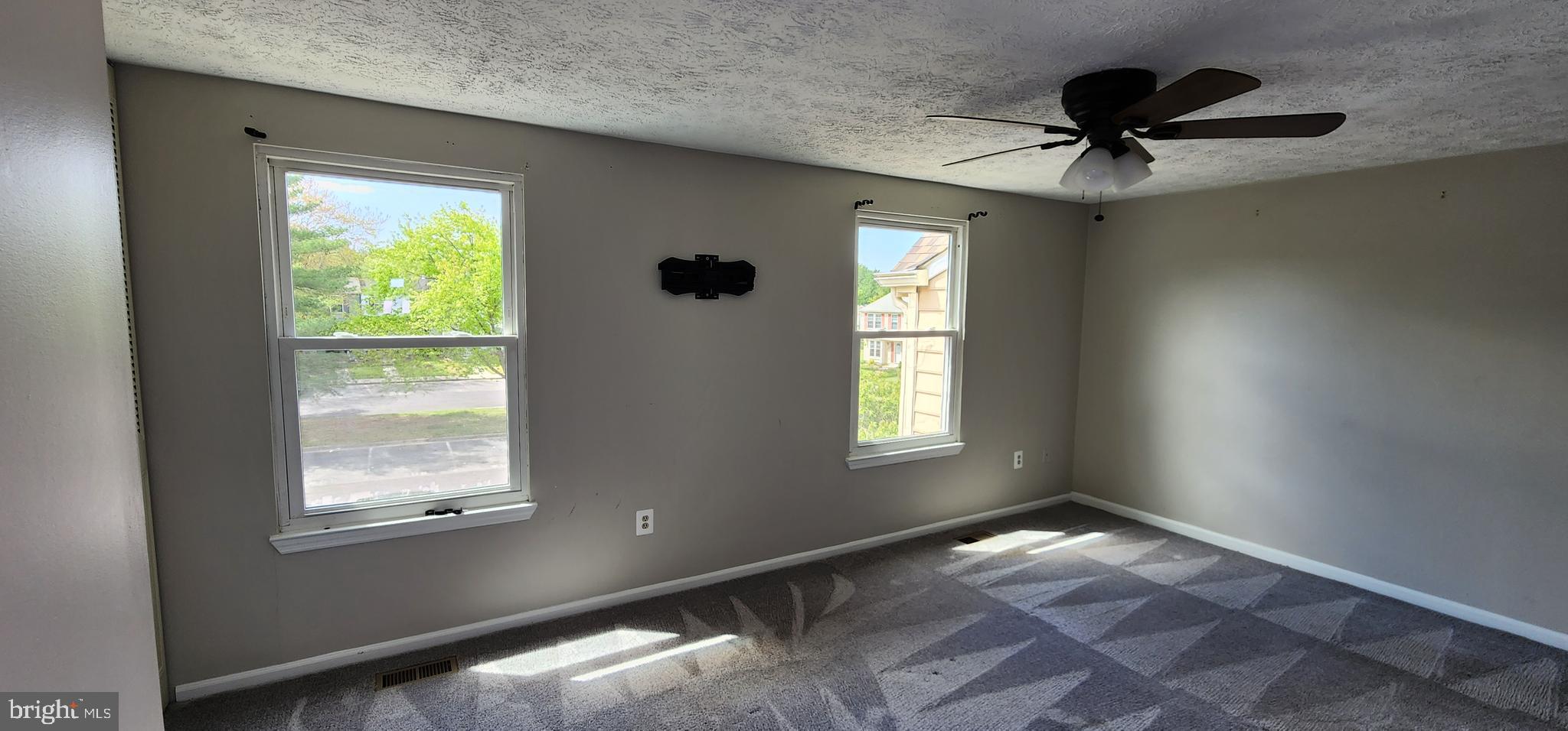 OAK POND - Residential Lease