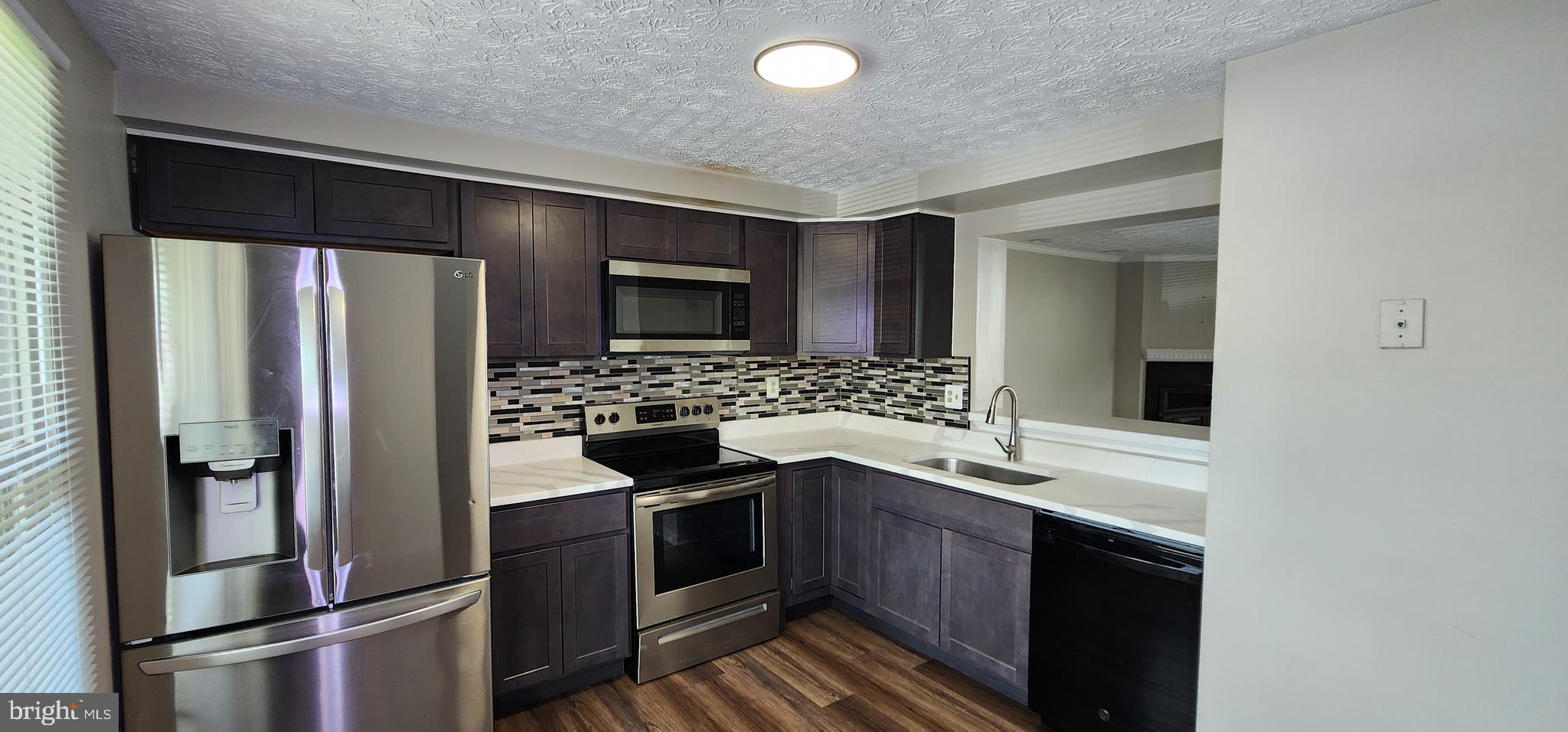 OAK POND - Residential Lease