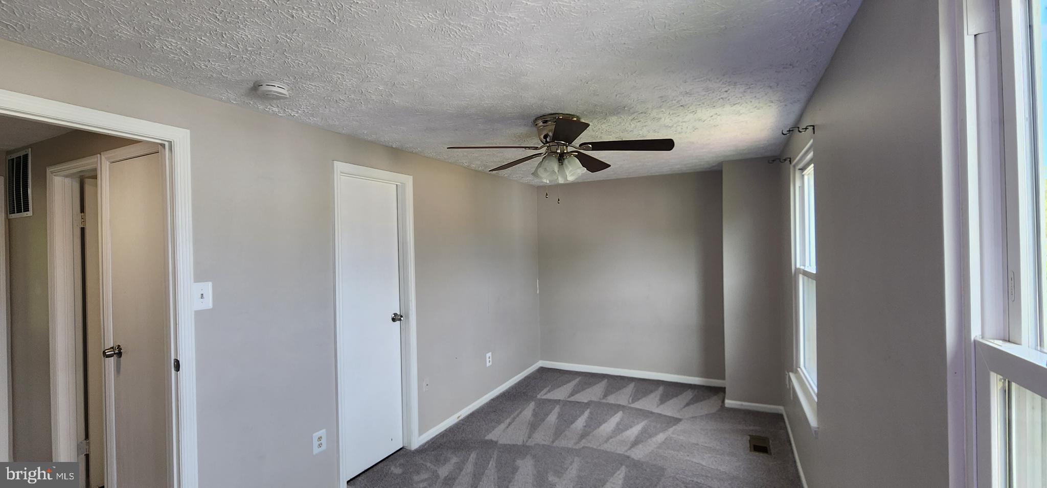 OAK POND - Residential Lease