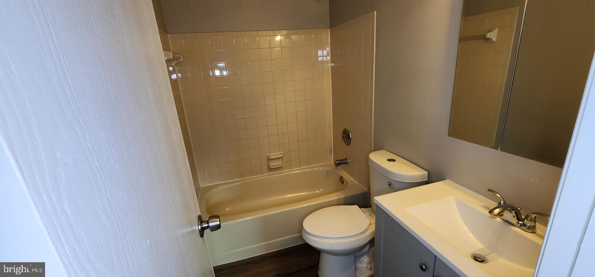 OAK POND - Residential Lease