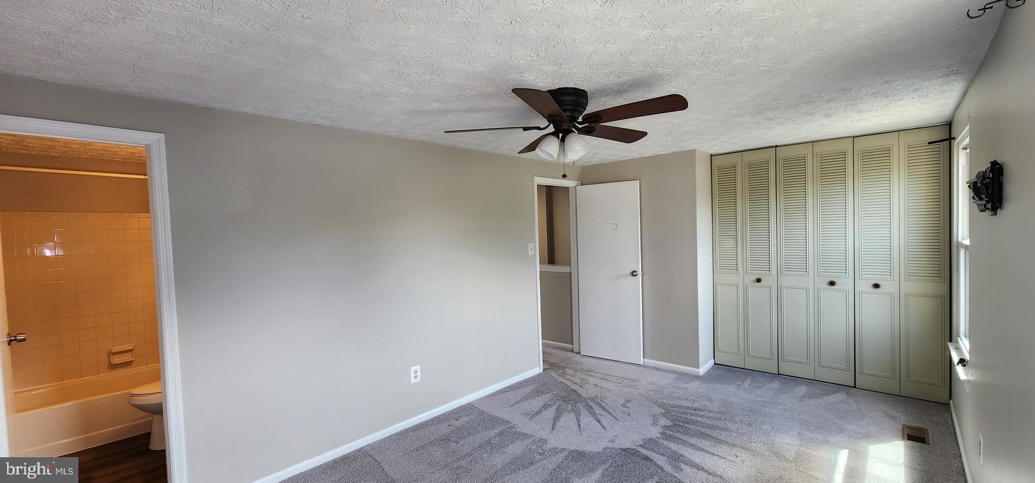 OAK POND - Residential Lease