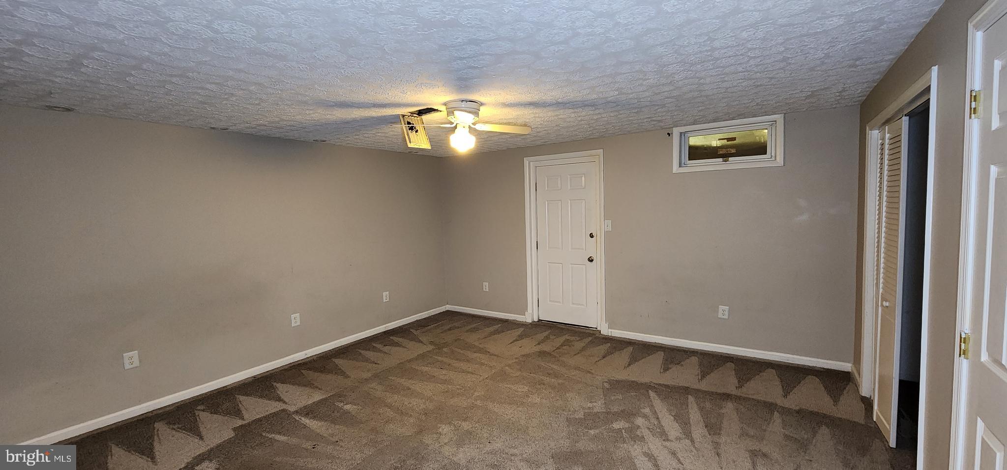 OAK POND - Residential Lease