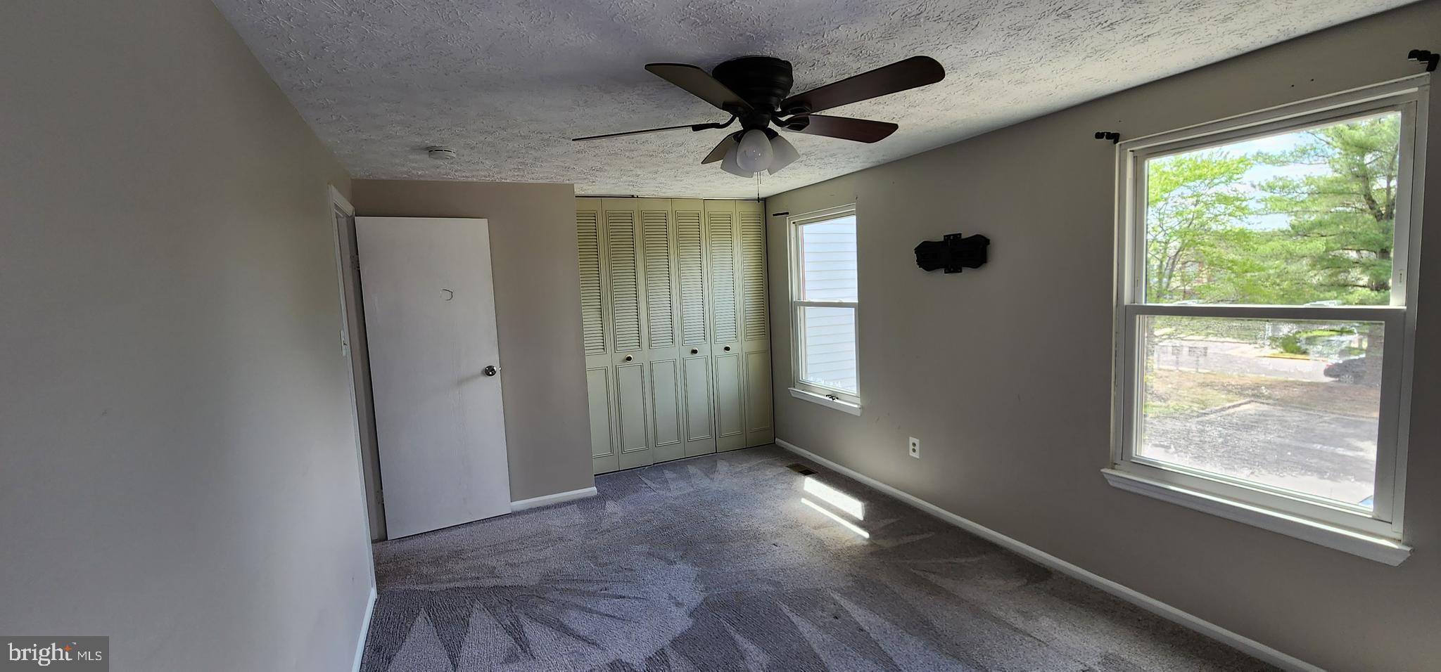 OAK POND - Residential Lease