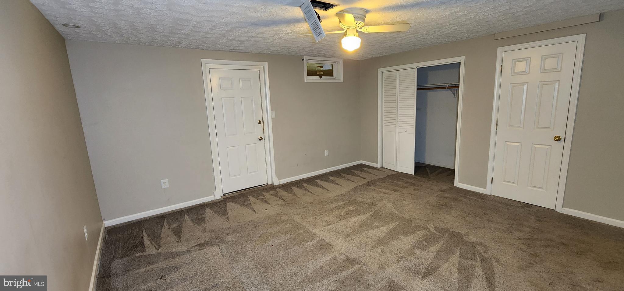 OAK POND - Residential Lease