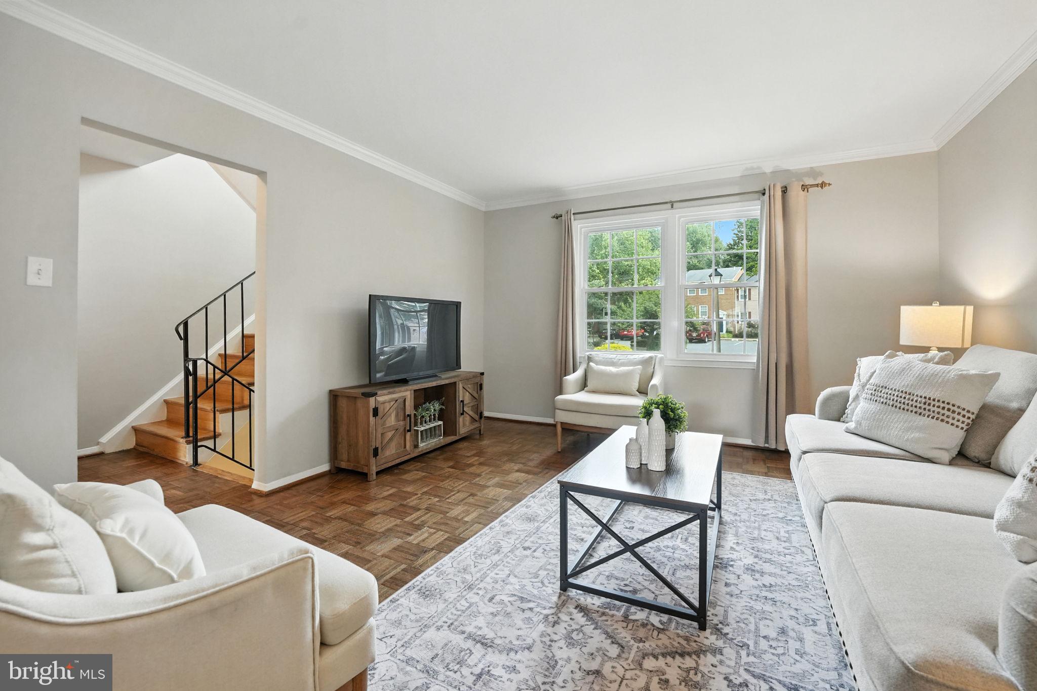 3233 VISCOUNT COURT