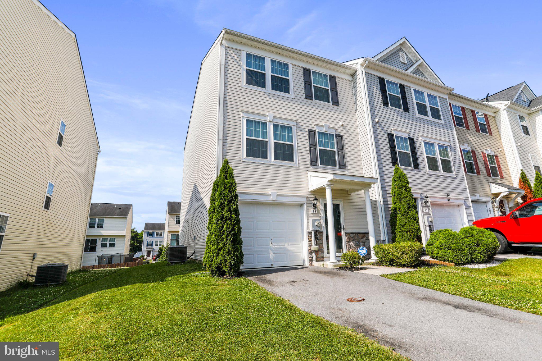 STONEBROOK VILLAGE - Residential