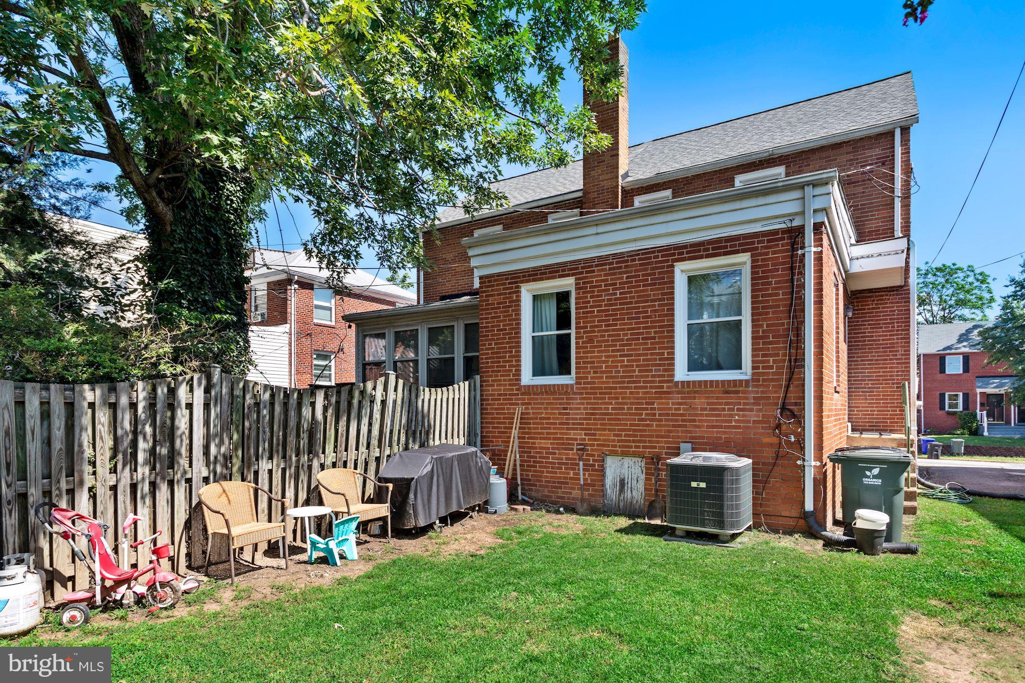 LONG BRANCH PARK - Residential