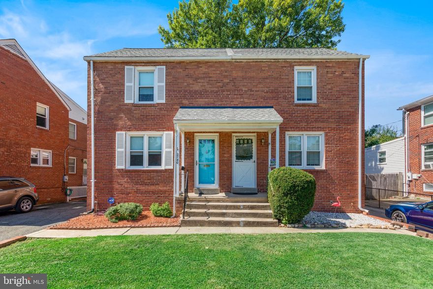 As-is, well-maintained 2BR, 1.5BA duplex in sought-after location just minutes  to DC, Pentagon, and Amazon HQ2!  (NOTE: One stop light to DC (and 395 north & south!!!)   Home features a less than 1 year old roof, a less than 3 yr old furnace and a/c unit, ample off-street parking as well as a personal driveway.  
Don't miss your chance to purchase this wonderful home/investment property and fix it up to make it your own.   The roof has a warranty that will convey to the new owner.   NOTE:  Sellers have arranged for the hardwood floors in the upstairs bedrooms to be refinished after settlement. Seller requesting home of choice contingency and/or rent back to allow time to settle.  

LOCATION, LOCATION, LOCATION!!!!  Close to Four Mile Run,  Pentagon City Mall, and Long Branch Park, and county amenities.  

Top Value!!!!  Will not last long!!!