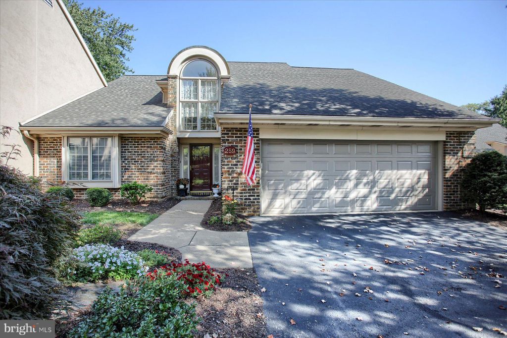 Photo of 259 Willow Valley Drive, Lancaster, PA 17602 (MLS # PALA2041632)