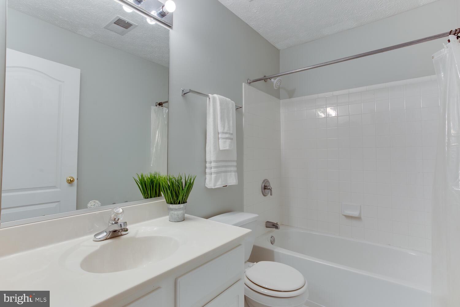 RICHFIELD STATION VILLAGE - Residential