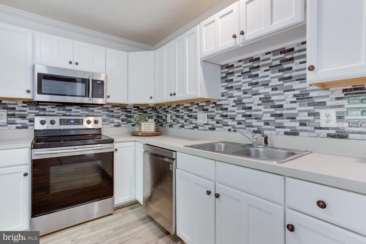 RICHFIELD STATION VILLAGE - Residential