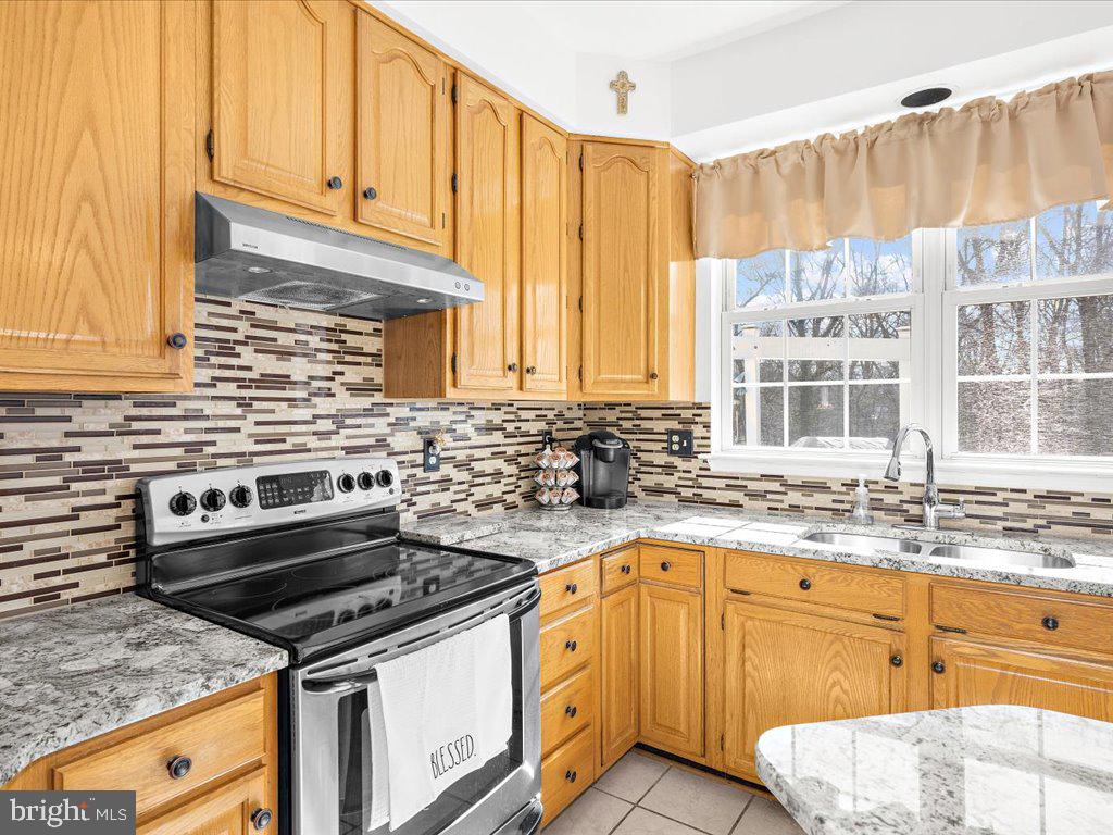 GABLES AT LAWYERS HILL - Residential