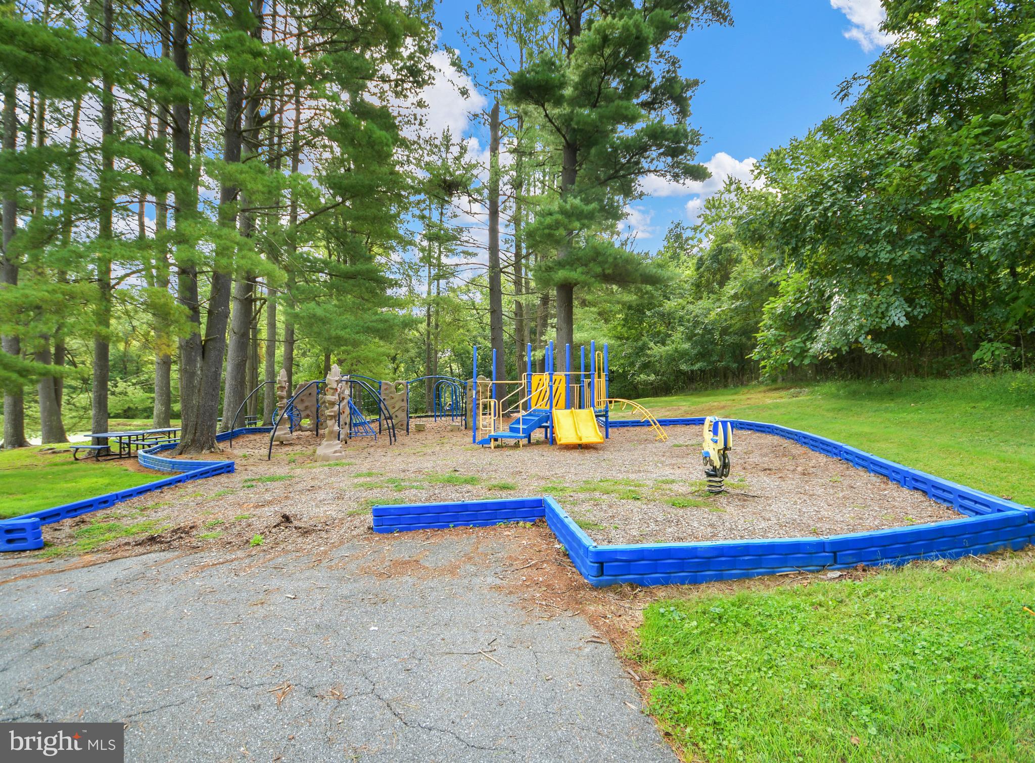 VILLA ESTATES - Residential