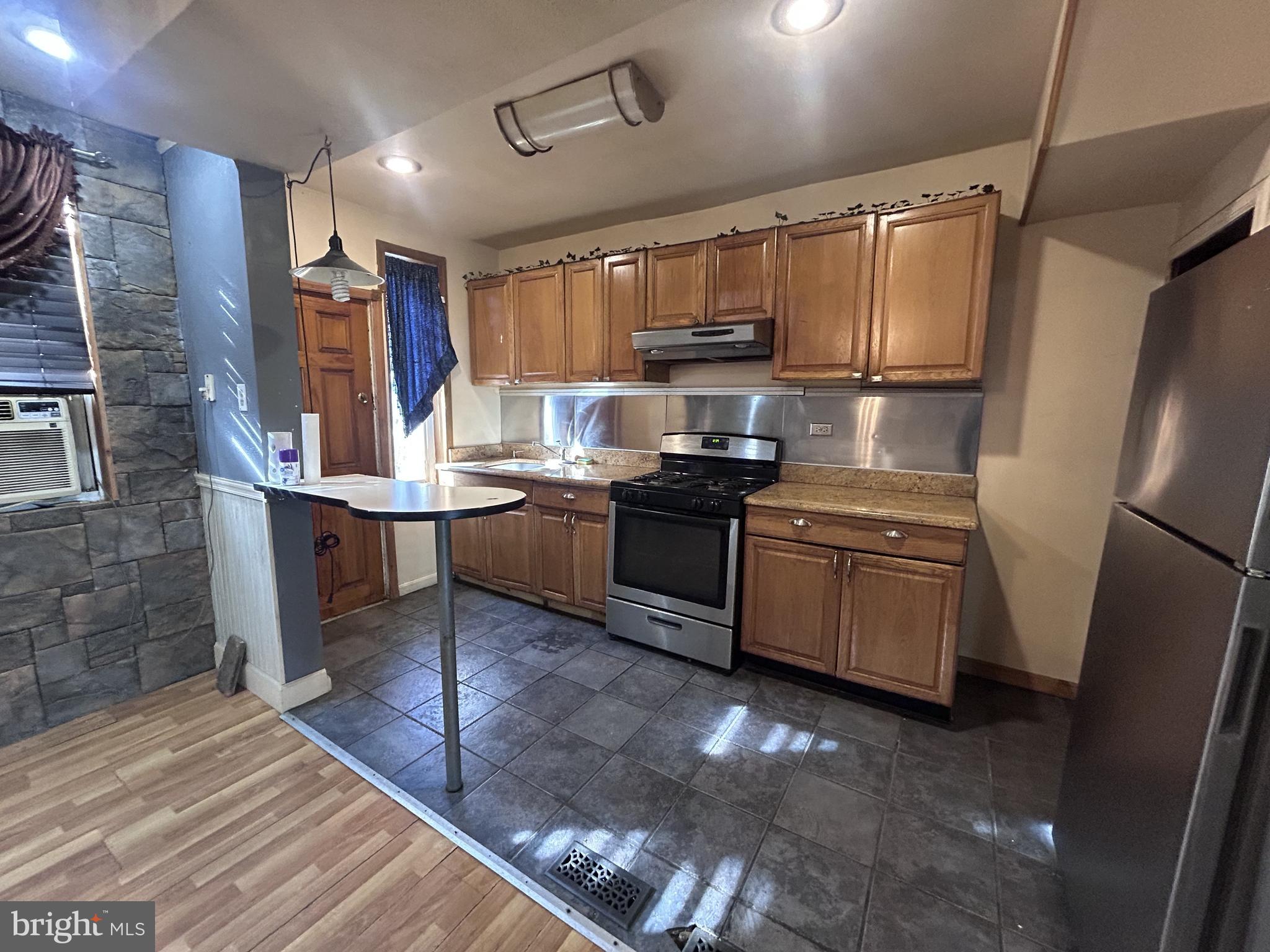 PHILADELPHIA (SOUTHWEST) - Residential