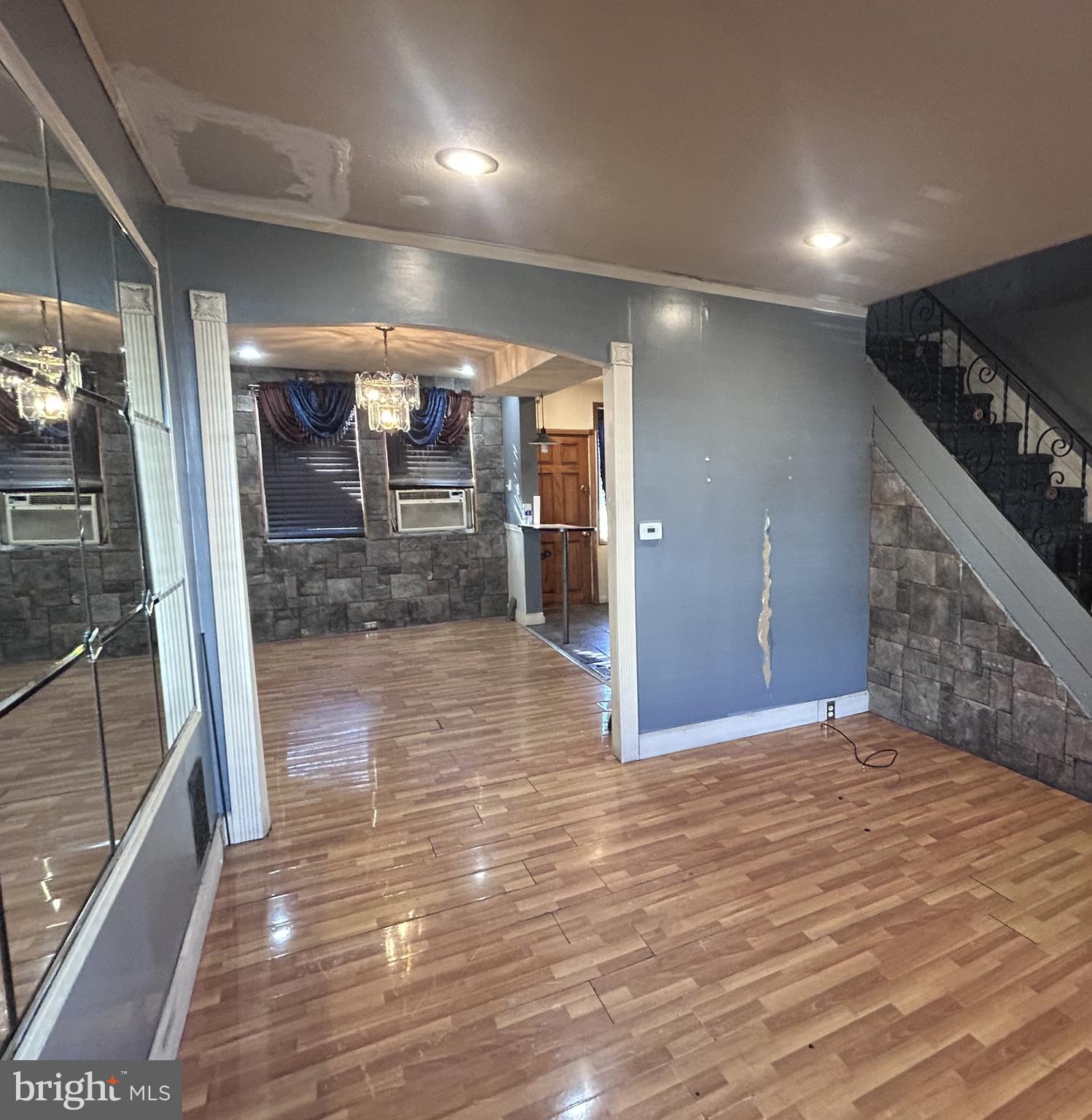 PHILADELPHIA (SOUTHWEST) - Residential