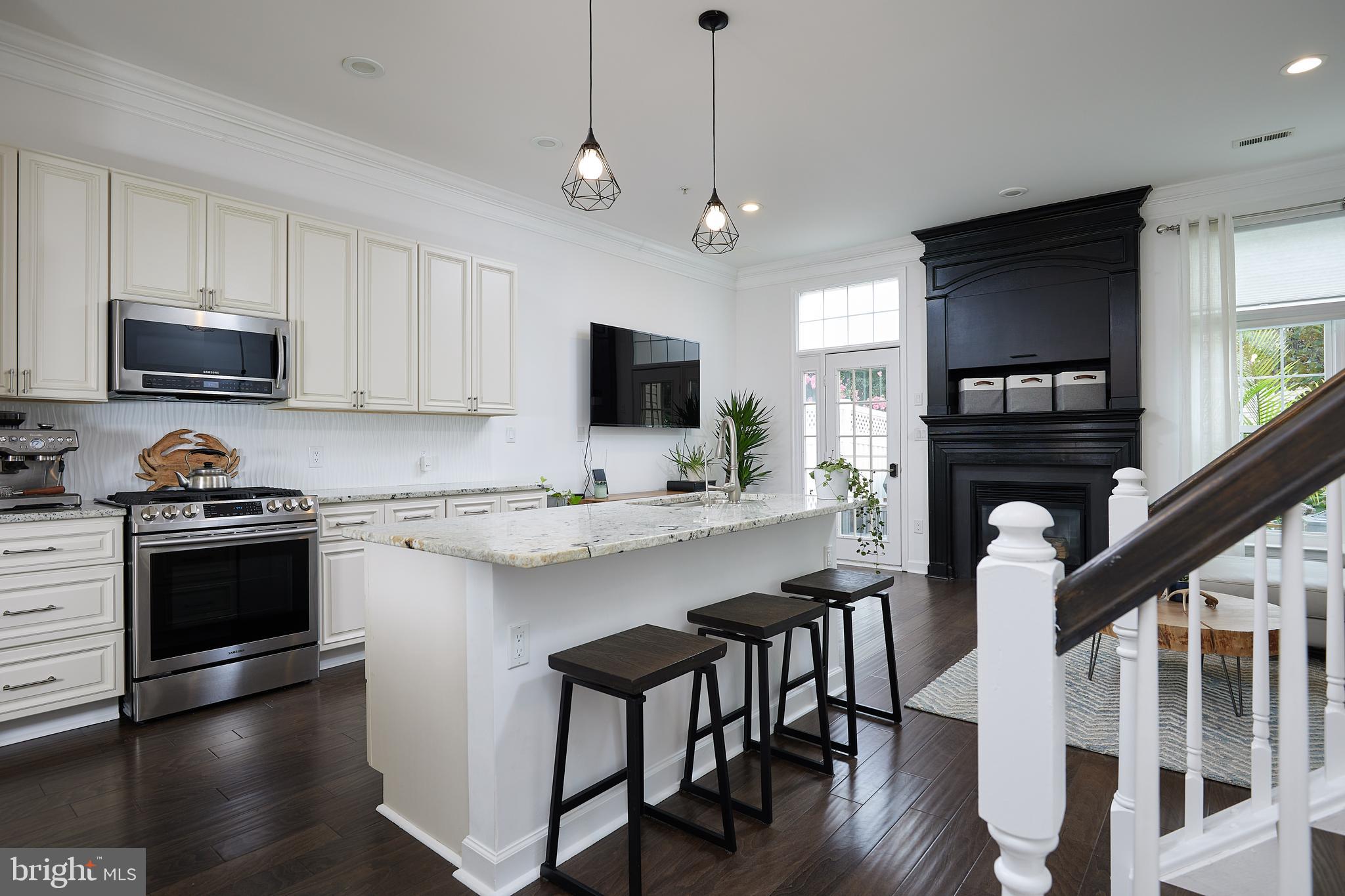 LAKELANDS - Residential